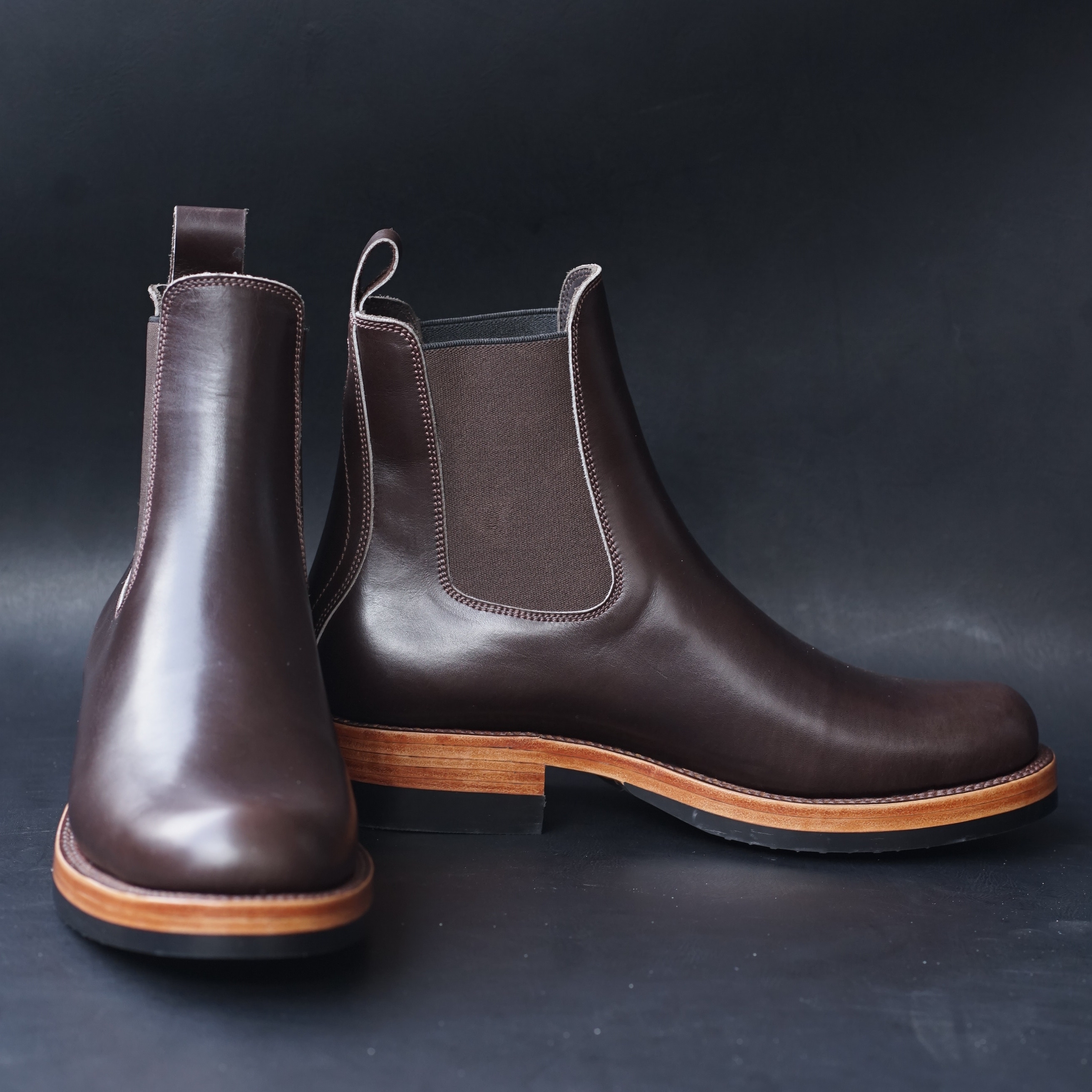 Fortis Wholecut Chelsea Boots
