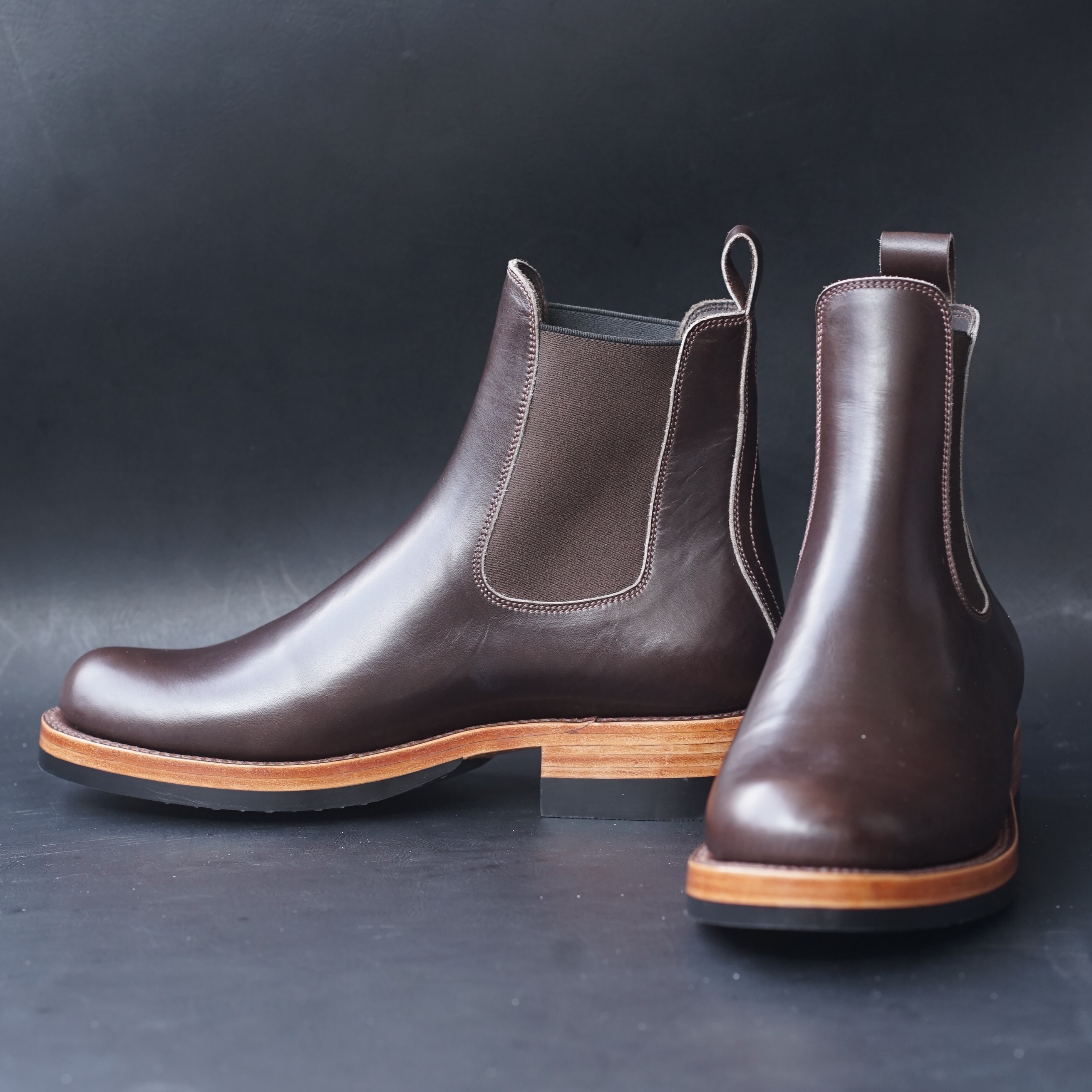 Fortis Wholecut Chelsea Boots
