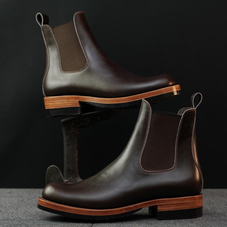 Fortis Wholecut Chelsea Boots