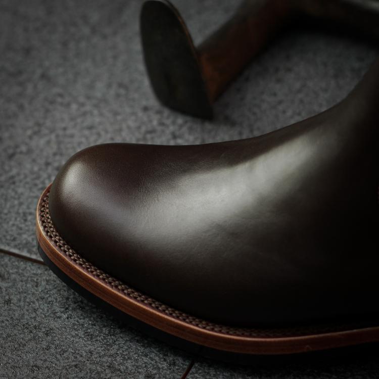 Fortis Wholecut Chelsea Boots