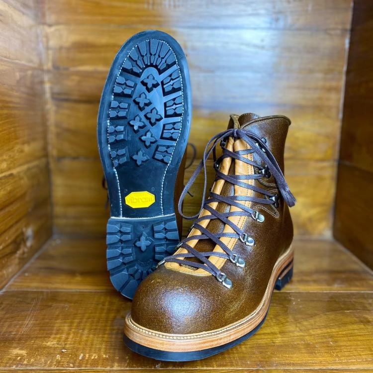 Tahura Hiking Boots
