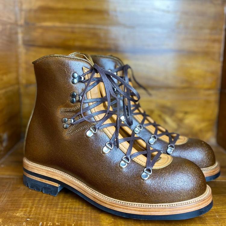 Tahura Hiking Boots