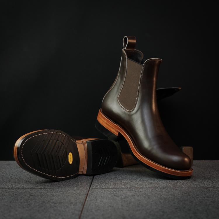 Fortis Wholecut Chelsea Boots