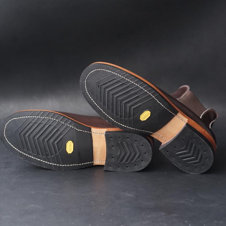 Fortis Wholecut Chelsea Boots